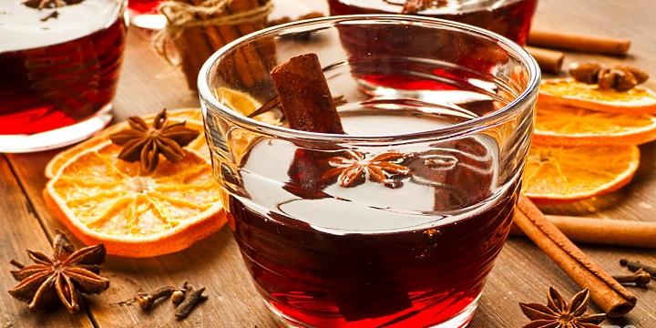 Servera en Glühwein till advent