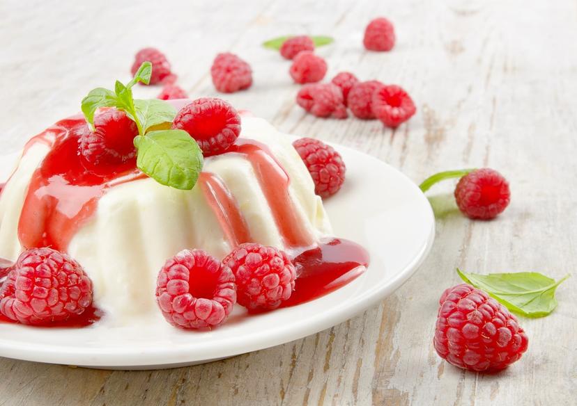 delicious-dessert-with-fresh-berries-and-mint