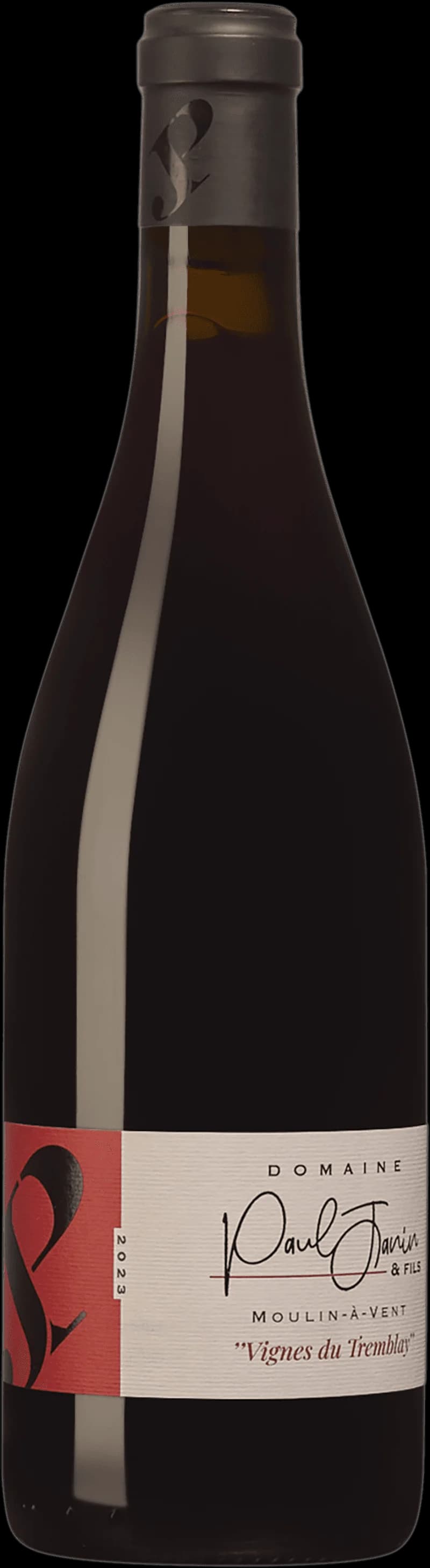 Flaska Moulin-à-Vent rött vin mot mörk bakgrund