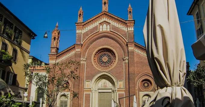 Chiesa Del Carmine - Vingården med kyrkan från 1200-talet