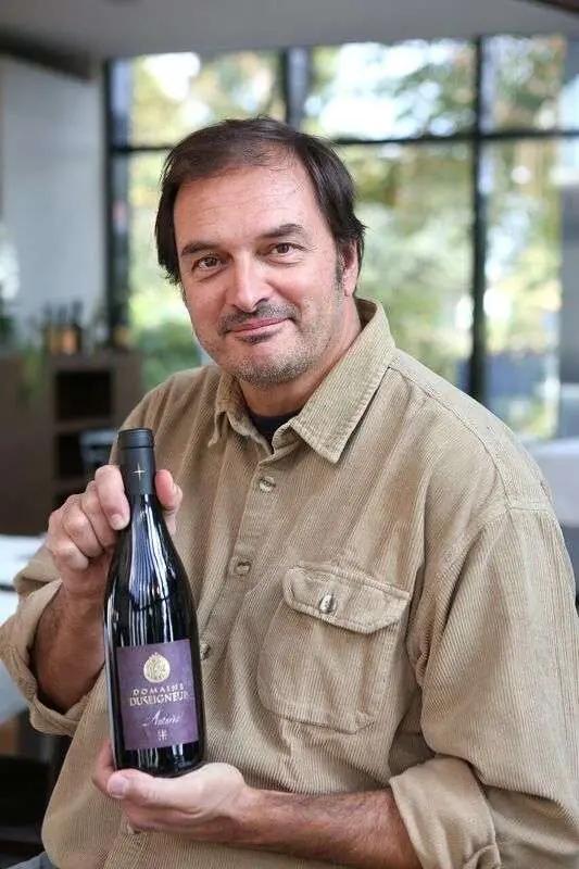 Bernard Duseigneur är ägare och vinmakare på Domaine Duseigneur i Châteauneuf-du-Pape Bernard Duseigneur är ägare och vinmakare på Domaine Duseigneur i Châteauneuf-du-Pape