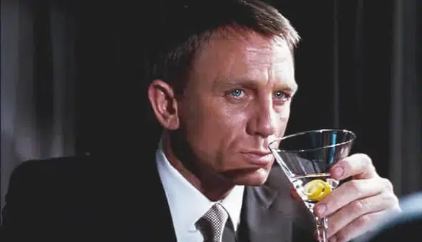 James Bond dricker vodka martini
